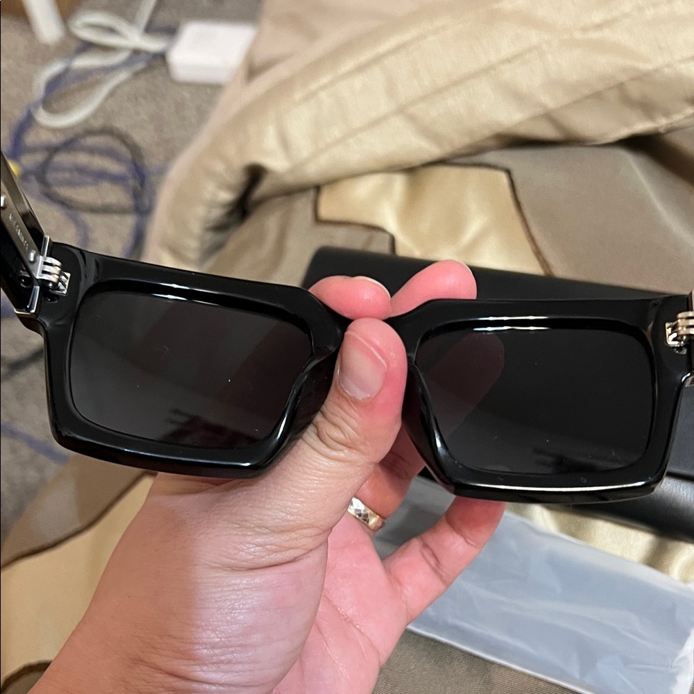 All Saints Black Sunglasses brandnew never worn - Picture 6 of 10